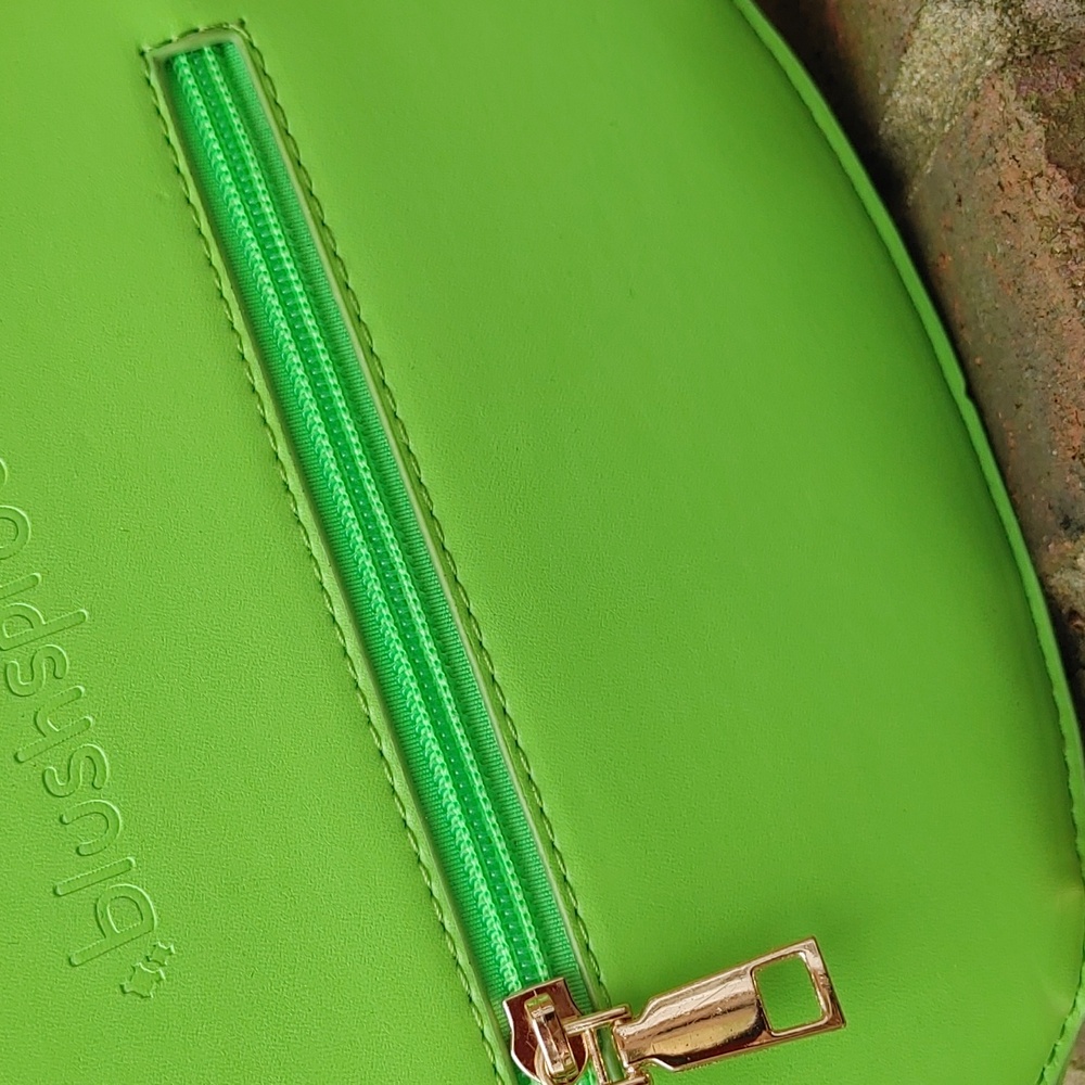 Blushsprout Froggie Ita Bag with Pins (836) - Picture 8 of 10